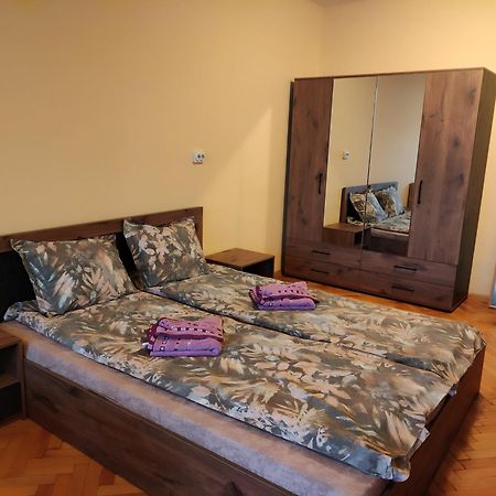 Mercury Guest House เวลีคอเทอร์โนโว ภายนอก รูปภาพ