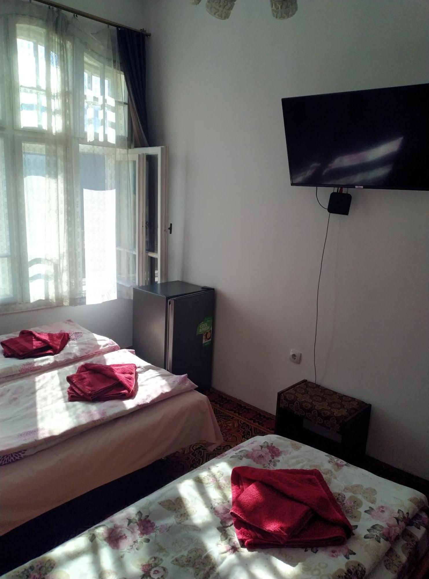 Mercury Guest House เวลีคอเทอร์โนโว ภายนอก รูปภาพ