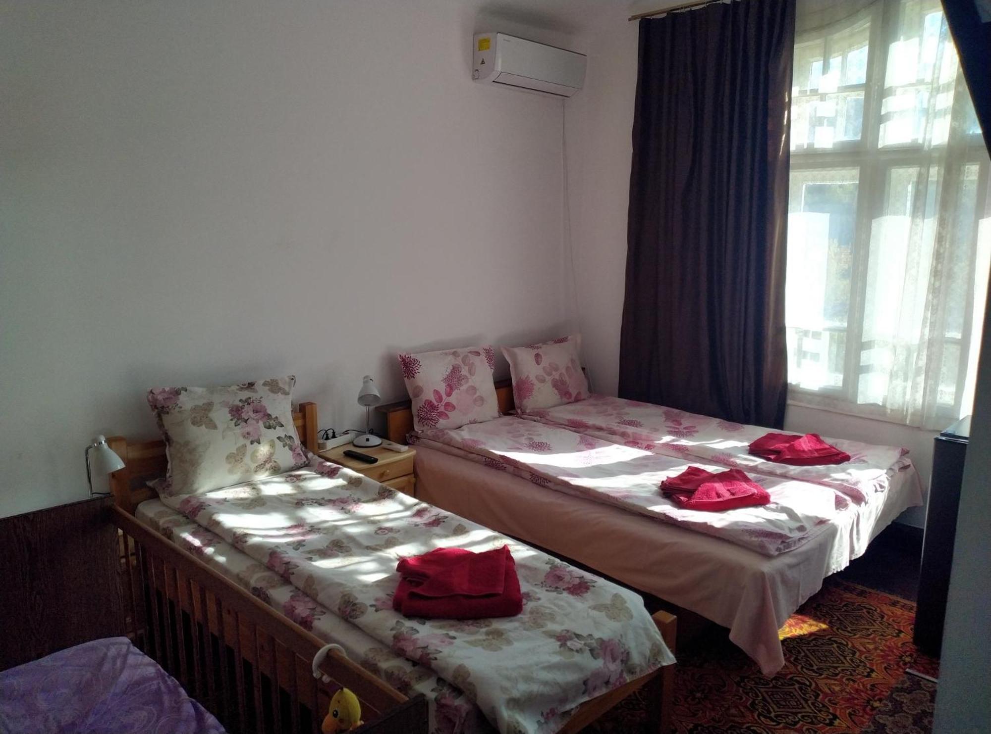 Mercury Guest House เวลีคอเทอร์โนโว ภายนอก รูปภาพ