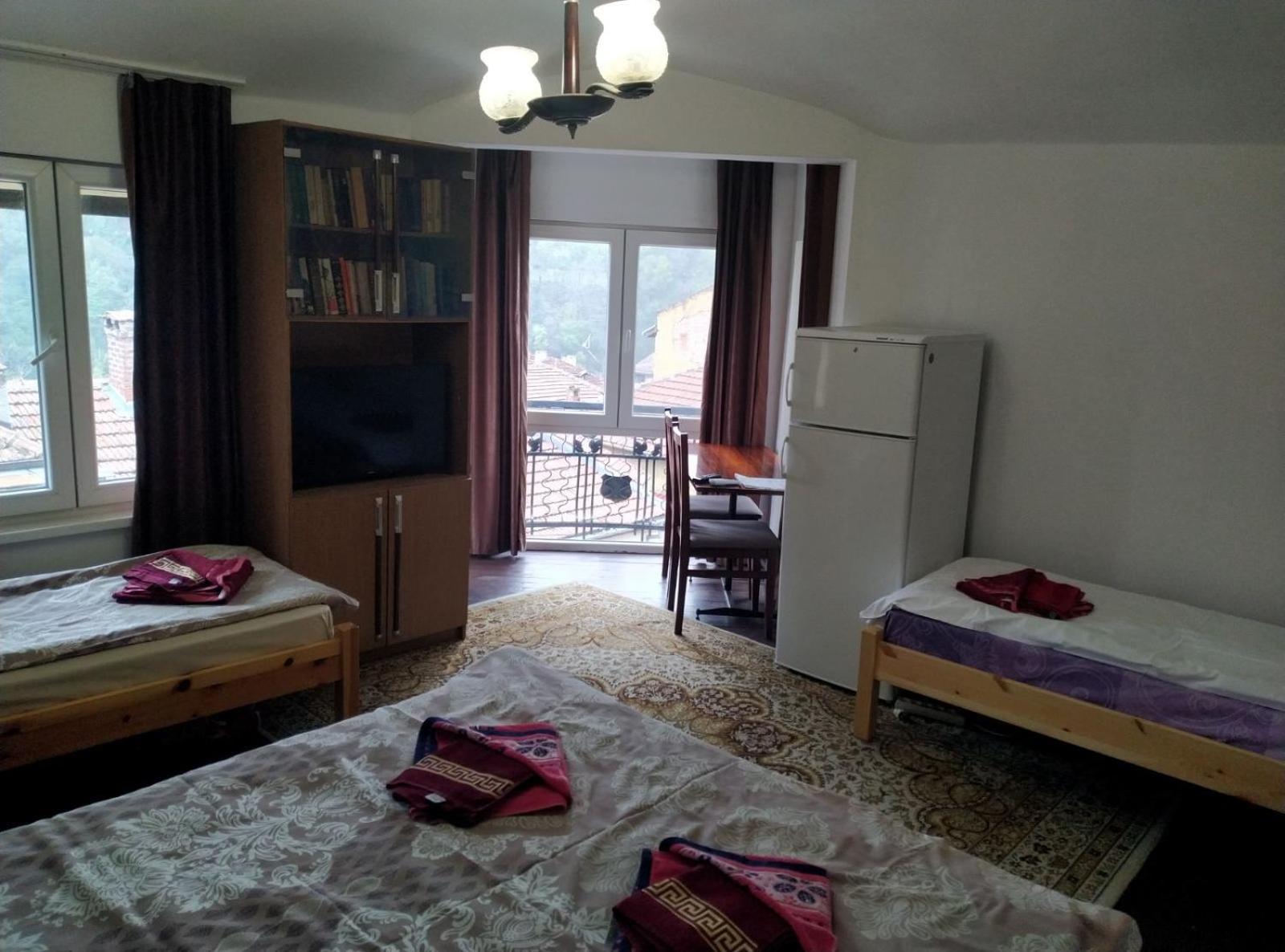 Mercury Guest House เวลีคอเทอร์โนโว ภายนอก รูปภาพ